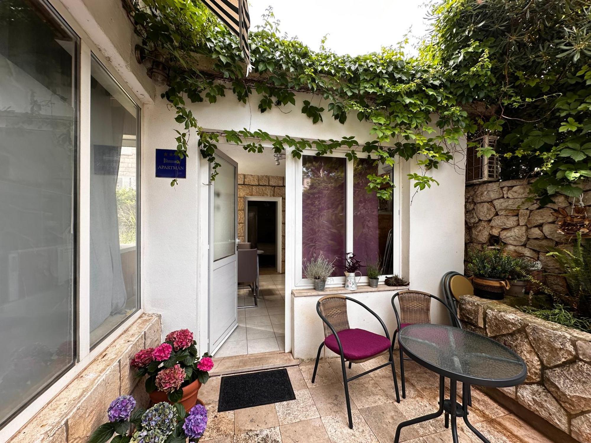 Le Jardin De Danielle Charming Near Old Town Appartement